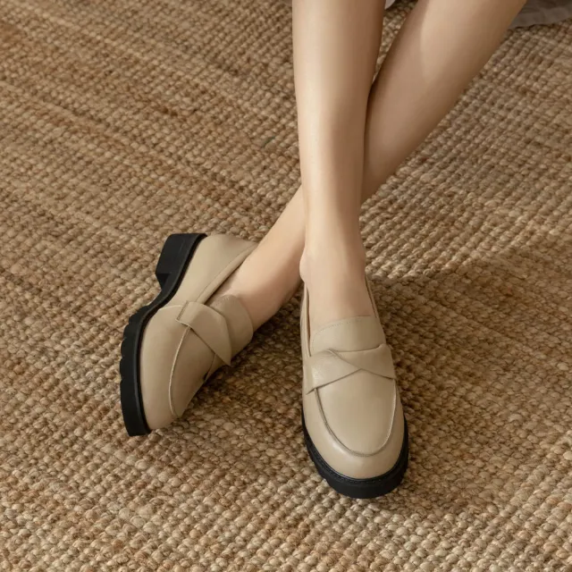 【FAIR LADY】小時光 簡約素面扭結真皮樂福鞋(奶茶、5A2899)