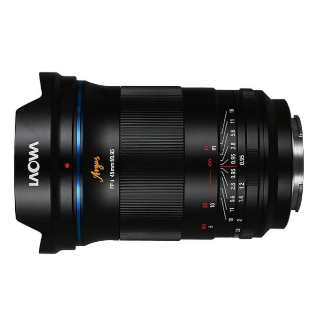 LAOWA 老蛙 Argus 45mm F/0.95 FF II 是專為全片幅相機設計的標準定焦鏡頭,擁有極致 F/0.95 大光圈,完美適合人像攝影與低光環境拍攝。鏡頭採用 9 組 13 片光學結構,包括一片非球面、一片 ED 玻璃與 3 片特殊高折射玻璃,確保優異銳利度與美麗淺景深效果。15 片光圈葉片打造柔和渾圓散景,視角 51.3° 適合日常與人像創作。最近對焦距離 50cm,放大倍率 0.12 倍,手動對焦系統精準控制。規格包括直徑 76.8mm x 長度 110mm,重量僅 835g(不含遮光罩),72mm 濾鏡尺寸,恆定光圈至 F/16。適用 Canon RF-Mount、SONY E-Mount、Nikon Z 系列,36 個月保固,公司貨正品。無論是專業攝影師或愛好者,這款 LAOWA Argus 45mm F0.95 FF II 鏡頭都是提升影像品質的絕佳選擇! LOWA老蛙 Argus 45mm F/0.95 FF II