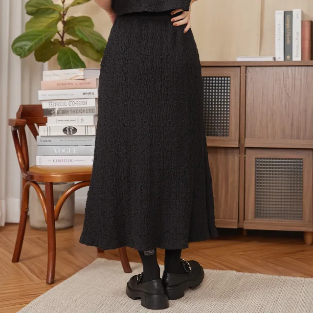 【gozo】皺皺織紋彈性圓裙(黑色)