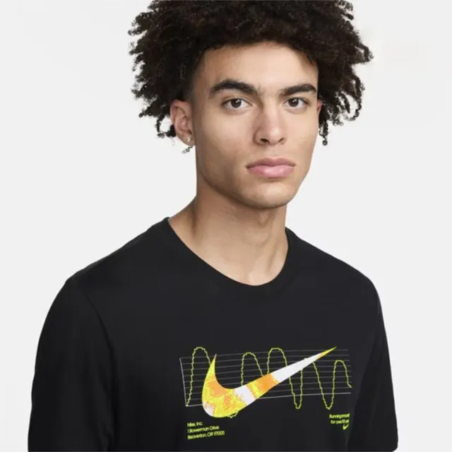 【NIKE 耐吉】AS M NK DF TEE IYKYK RUN SU24 上衣 短袖上衣 短Ｔ 男 黑 LOGO 休閒 穿搭(FV8391-010 ∞)