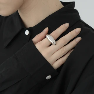 【Queenshop】女裝 正韓 橢圓形立體光面造型戒指 現+預 07060235