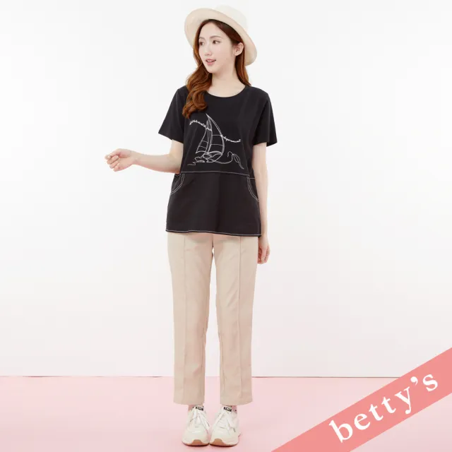 【betty’s 貝蒂思】帆船印花壓線拼接口袋T-shirt(黑色)