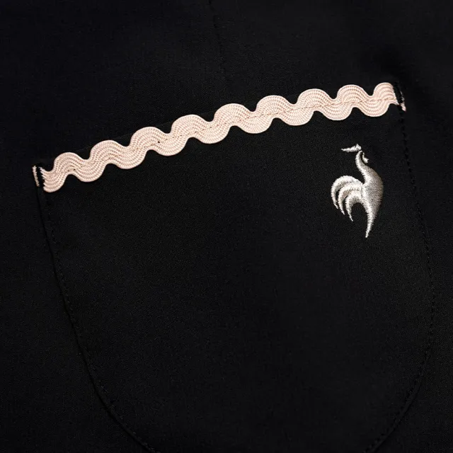 【LE COQ SPORTIF 公雞】高爾夫系列 女款黑色氣質風A字收摺防曬短裙含短褲內襯 QLT8T702