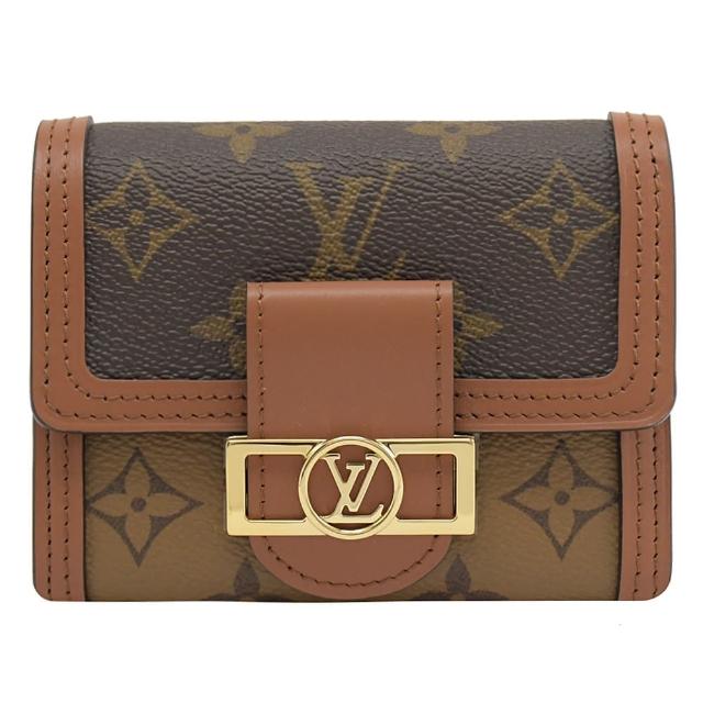 LV LOUIS VUITTON 女士經典DAUPHINE系列Reverse皮革暗釦三折短夾，採用高階咖啡色系帆布與牛皮內裡，搭配原廠包裝盒、防塵袋與品控卡，精緻設計適合日常攜帶，尺寸為12x10cm，輕便實用，來自歐洲，西班牙製造。