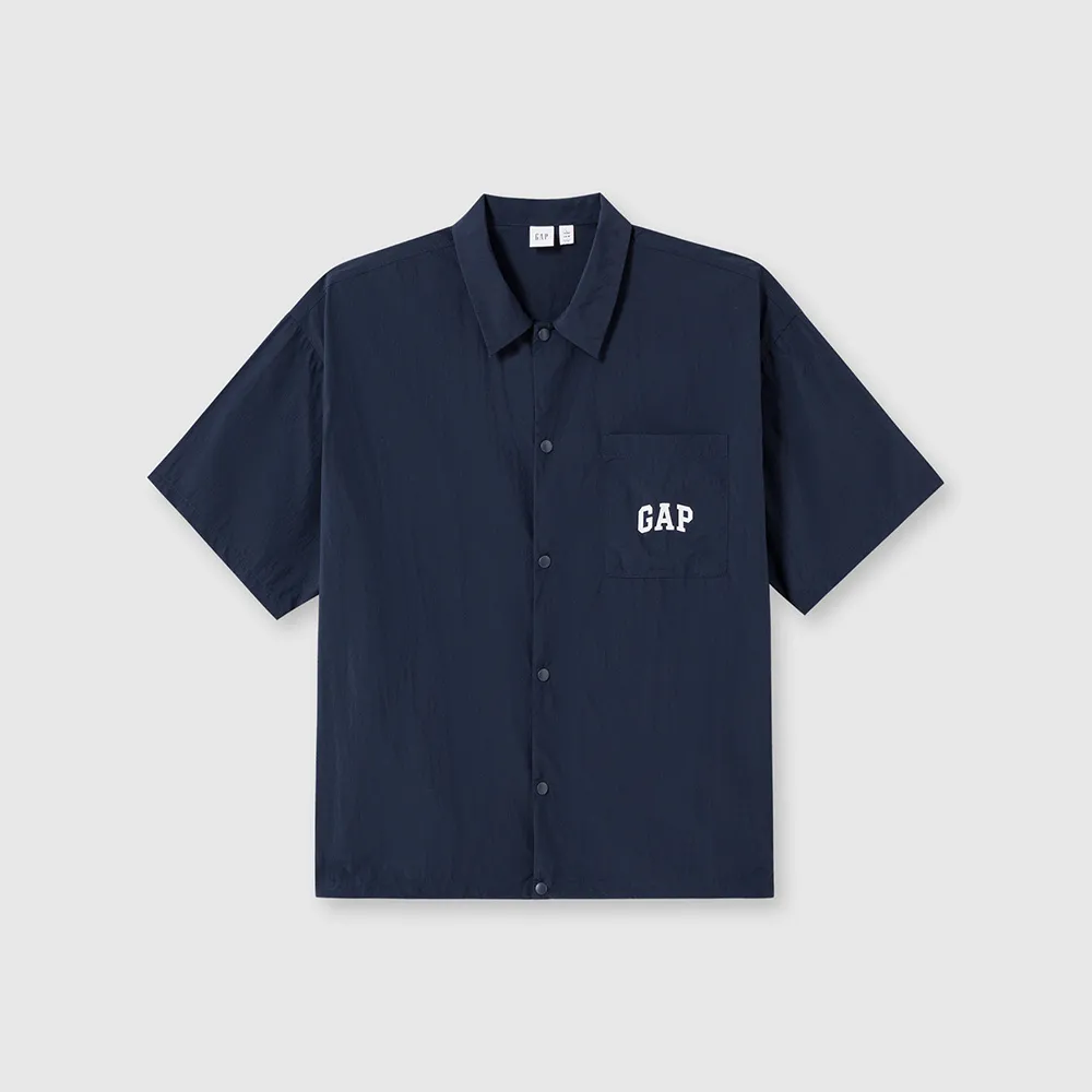 【GAP】男裝 Logo防曬印花翻領短袖襯衫-海軍藍(461226)
