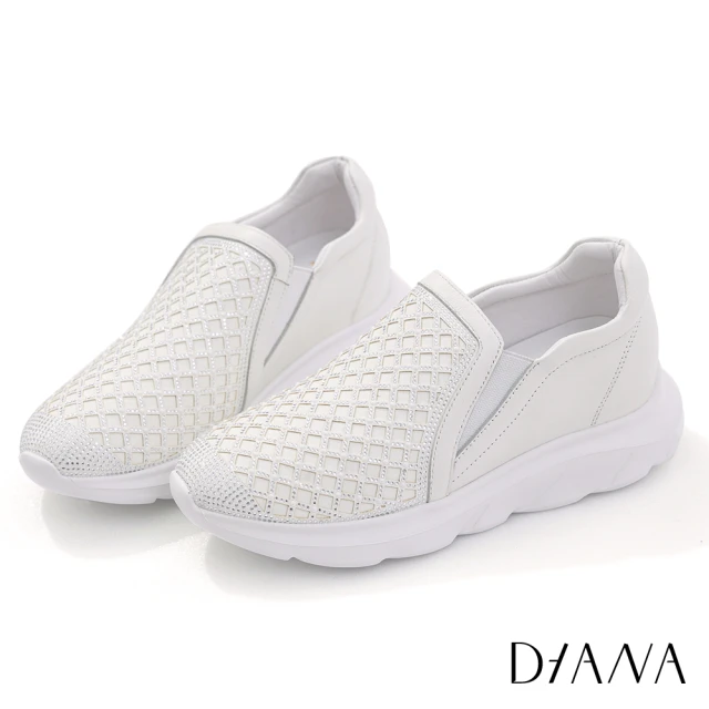 DIANA 5.5cm質感牛皮菱格紋水鑽鑲鉗厚底休閒鞋(白珍珠)