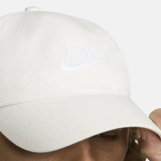 【NIKE 耐吉】U NK CLUB CAP U CB FUT WSH L 老帽 男女款 棒球帽 鴨舌帽 帽子 米白(FB5368-133 ∞)