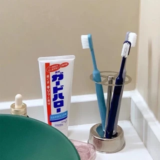 【MYUMYU 沐慕家居】質感銀牙刷架(不鏽鋼牙刷架 防水牙刷架 防滑牙刷架 桌面牙刷架 浴室牙刷架)