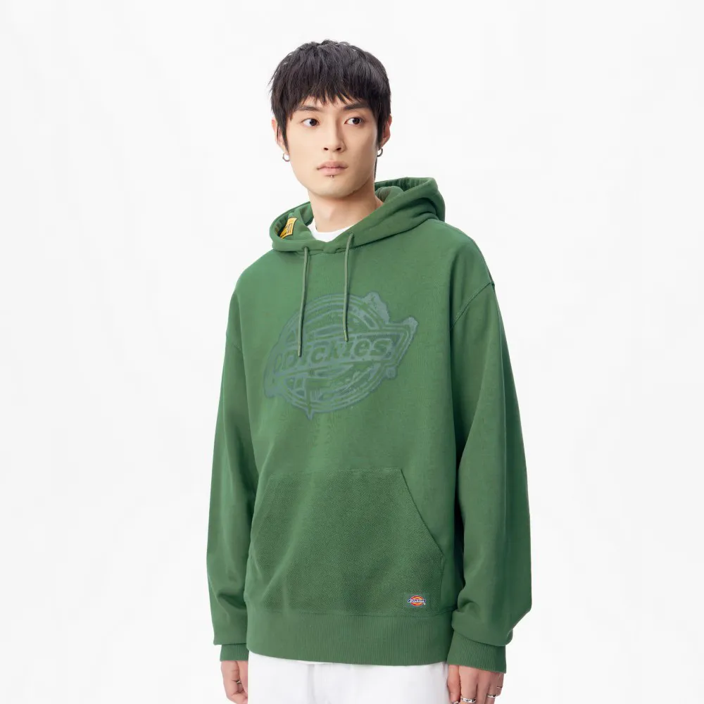 【Dickies】男款長春藤綠純棉噴漆設計Logo雙面穿休閒連帽大學T｜DK010963C97