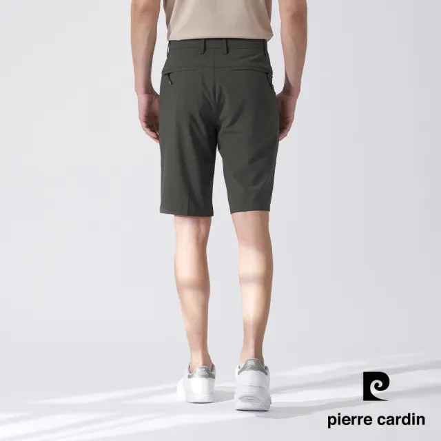 【pierre cardin 皮爾卡登】商務休閒 男款 彈性平口平紋休閒短褲-橄欖綠色(5247962-47)