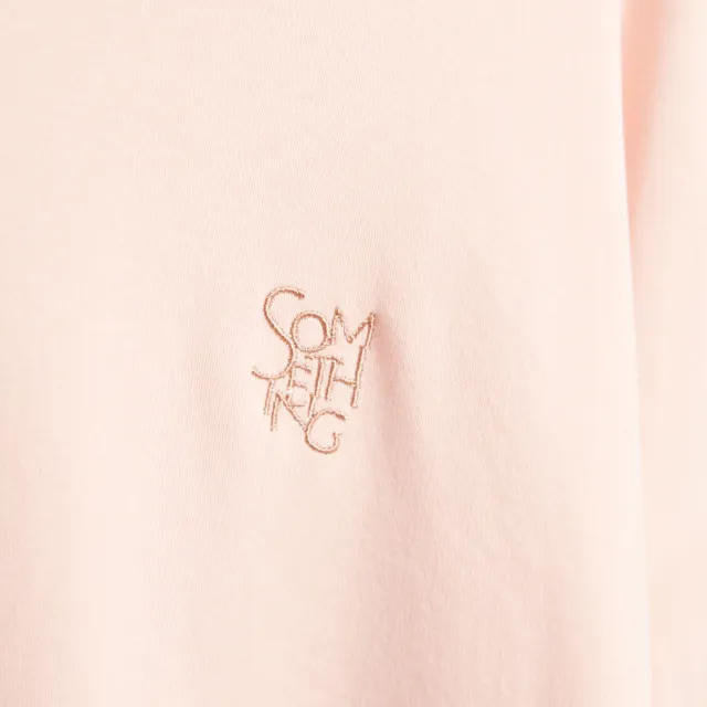 【SOMETHING】女裝 刺繡印花拋袖短袖T恤(淡桔色)