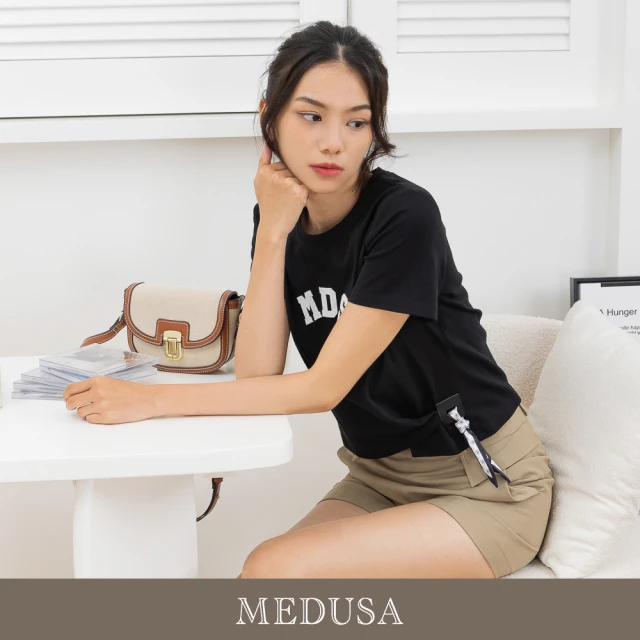 MEDUSA 曼度莎 現貨-字母絲巾綁結造型Tee（M-XL）｜女休閒上衣 女T恤(305-53101)