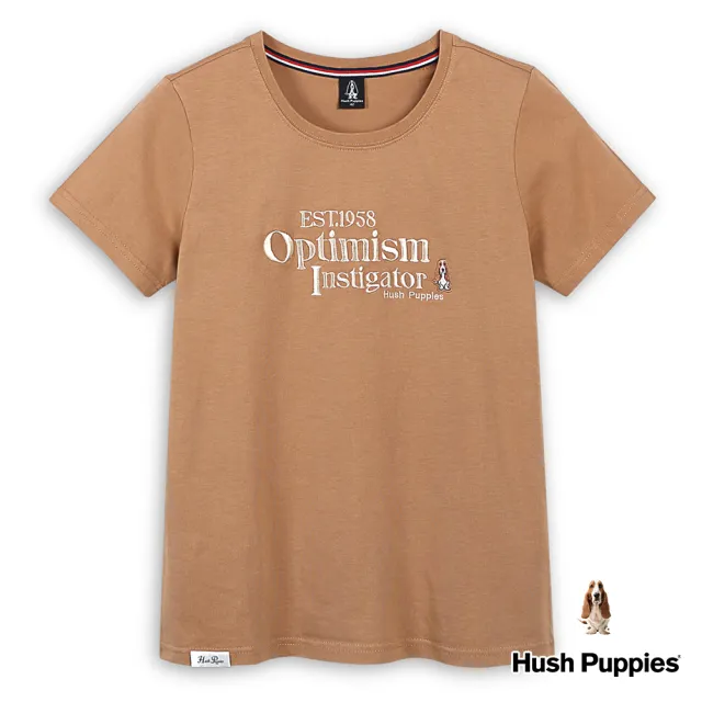 【Hush Puppies】女裝 T恤 質感造型英文字繡花刺繡小狗T恤(淺咖啡 / 43211205)