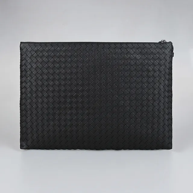 【BOTTEGA VENETA 寶緹嘉】BV BOTTEGA VENETA簡約編織LOGO設計羊皮拉鍊手拿包(黑)