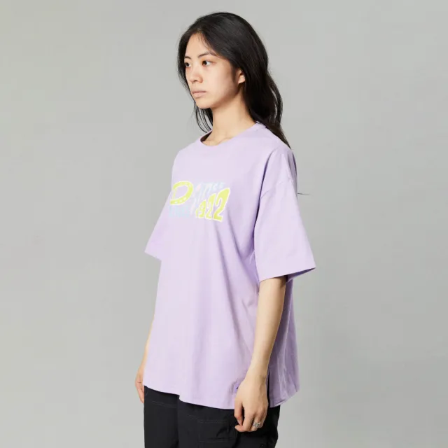 【Dickies】女款薔薇紫純棉胸前趣味文字印花圖案寬鬆短袖T恤｜DK011623E61