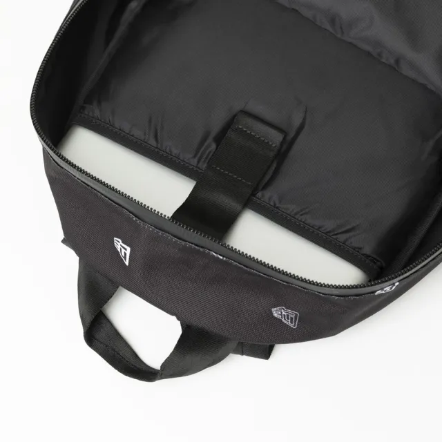 【NEW ERA】雙11 NEW ERA 男 女 後背包 日版LIGHT PACK NE MONOGRAM黑(NE14201361)