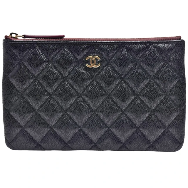 CHANEL 香奈兒 經典金色雙C LOGO菱格粒紋牛皮拉鍊手拿包(黑色AP4101C-BLK-GP)