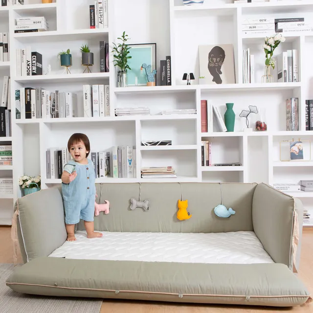 【gunite】多功能落地式沙發嬰兒床/陪睡床0-6歲六件組 床墊+床圍+止滑墊+床邊吊飾+屋頂+燈泡吊飾(瑞典綠)