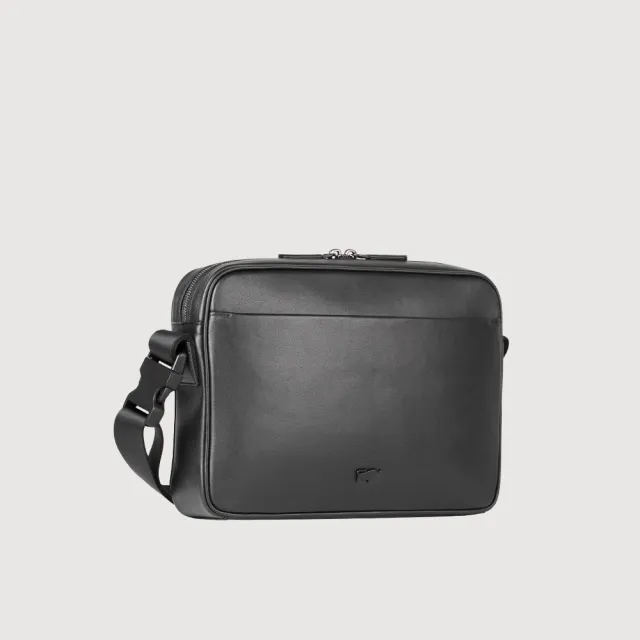 【BRAUN BUFFEL 德國小金牛】台灣總代理 海斯 橫式斜背包-黑色(BF533-TW62-BK)