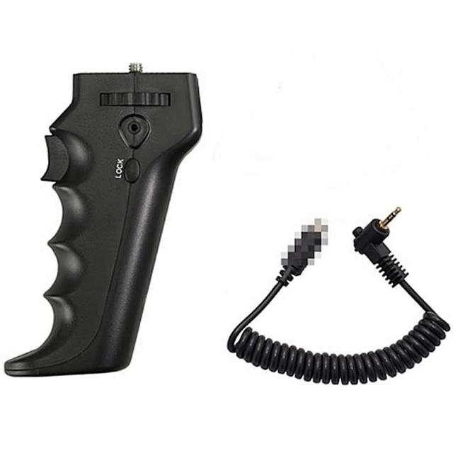 Nikon 尼康 MC-DC2 遙控快門釋放線，為相機提供遠端控制功能，適用於多款尼康相機型號。品牌為其他品牌相容版本，型別為其他週邊配件，內容包含把手和相機連線線各一個。尺寸資訊未指定，方便攝影愛好者進行長曝或自拍操作，提升拍攝便利性。