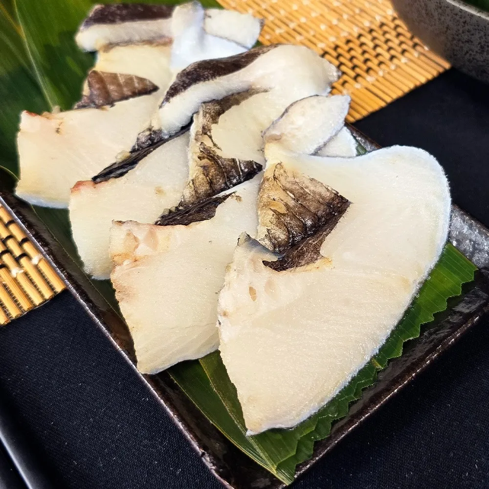 【三頓飯】大比目魚扁鱈頸肉切片 3包組(3-5片/300g/包)