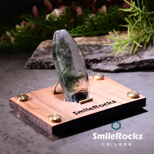 【SmileRocks 石麥】石麥水晶原礦  橢圓形綠幽靈水晶 No.620900753(SmilePad 6X9底板)