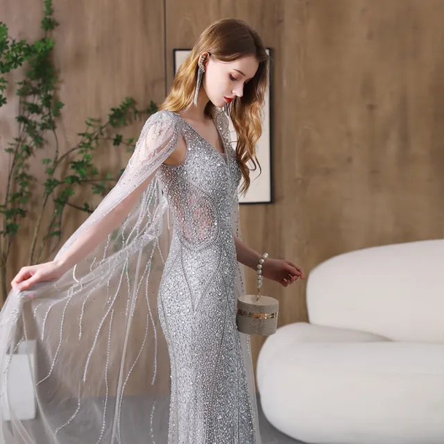 【女神婚紗禮服】高級奢華透紗長披肩鑲鑽深V性感魚尾晚禮服PLGZ-2409銀色(演奏宴會敬酒 拉鍊款高級晚禮服)