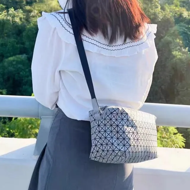 【LEEHER】雙11 女包/包包/攜便包/防水包 側背包/情侶包包/菱格包包/幾何造型包/小馬鞍包/斜背 