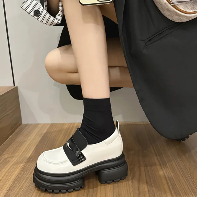 【T2R】正韓-漆皮拼接淺口底樂福鞋-增高約6公分-黑/白(5985-2955/5985-2956)