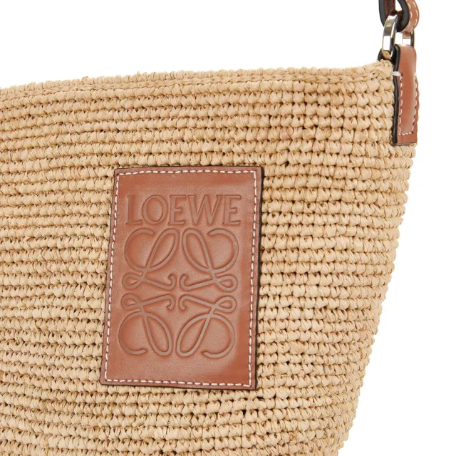 【LOEWE 羅威】Slit Pochette 酒椰纖維 緹花拼小牛皮 拉鍊 肩背包 水桶包 草編包 原色 棕褐色