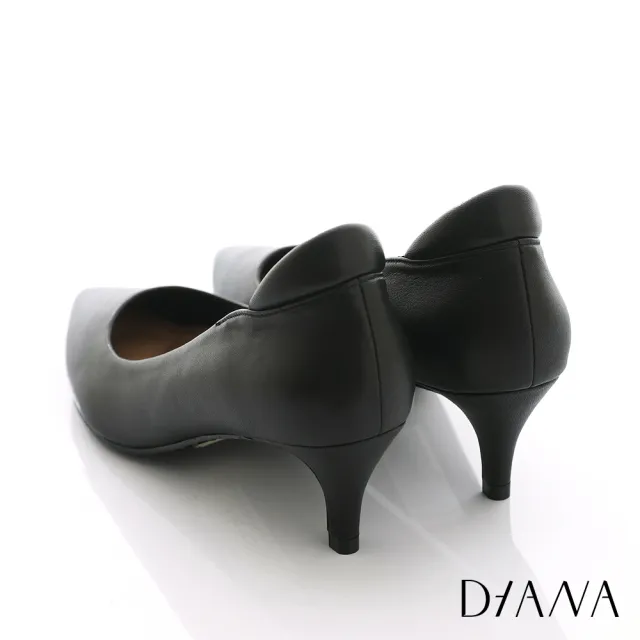 【DIANA】舒適防磨真皮素面尖頭楦細跟5公分制鞋-漫步雲端高枕無憂款