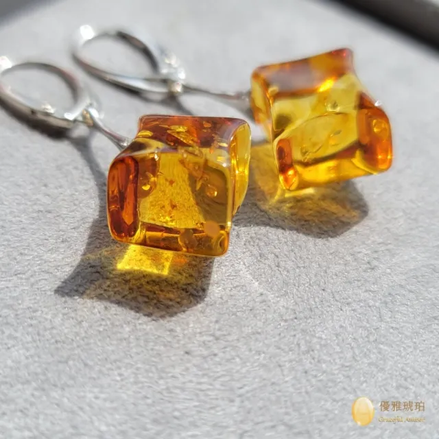 【優雅琥珀】來自波蘭 金色琥珀 立體星星造型耳環(晶瑩透亮 提亮膚色)