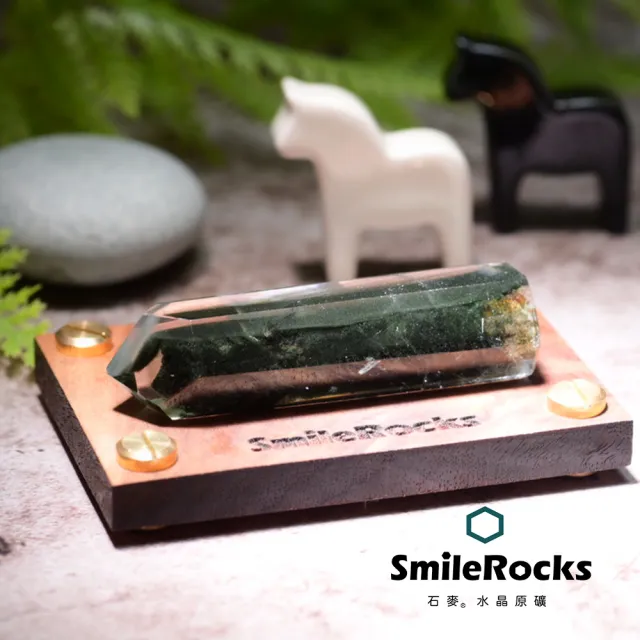 【SmileRocks 石麥】石麥水晶原礦  綠幽靈老礦水晶柱No.621280829(SmilePad 6X9底板)