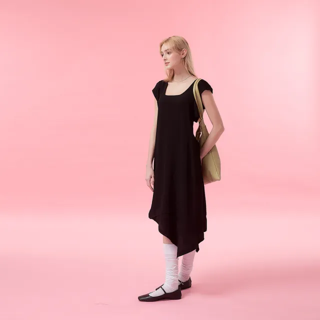 【ICHE 衣哲】Cop.Copine 法式輕奢光澤感方領層次拼接不規則造型長洋裝