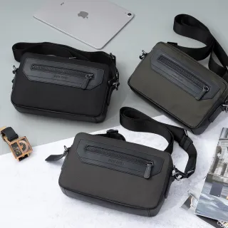 【pierre cardin 皮爾卡登】423輕防潑斜背包-小(休閒防盜刷側背包)