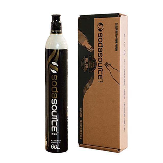  SodaStream CO2 快扣鋼瓶，由以色列原裝生產，採用高品質鋁製氣瓶材質，機身使用ABS塑鋼，輕巧耐用。商品尺寸高43cm、寬13cm、長18.5cm，重量僅2.76kg，容量小於1L，完美適閤家用氣泡水機。提供2年保固，配件包含氣瓶本身，讓您輕鬆製作氣泡飲料，環保又健康。 