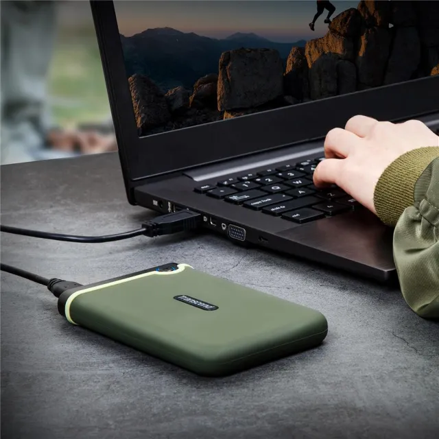 【Transcend 創見】StoreJet 25M3 1TB軍規防震 2.5吋行動硬碟-軍綠色(TS1TSJ25M3G新舊包裝隨機出貨)