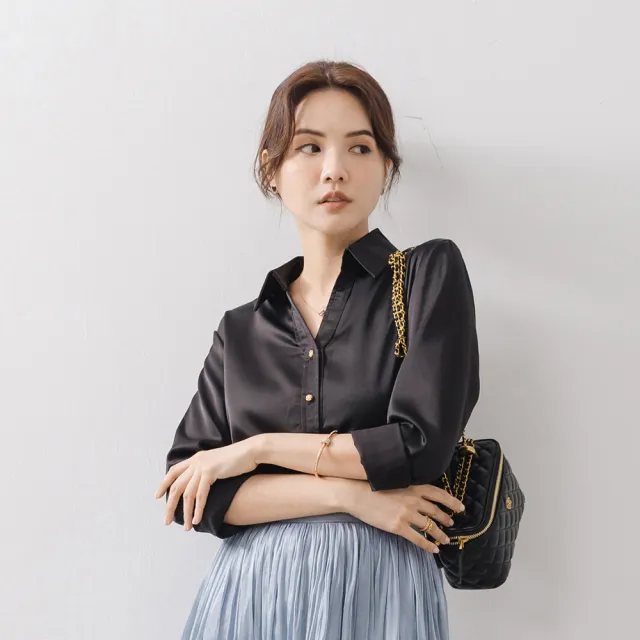 【MYDRESS】緞面質感V領金釦襯衫