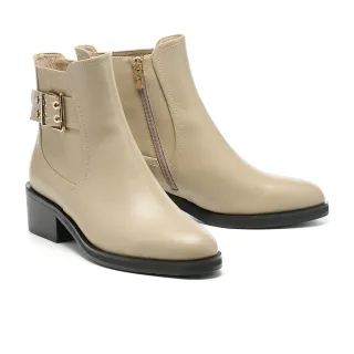 【AS 集團】別致時尚造型大方釦全真皮高跟短靴(可可)