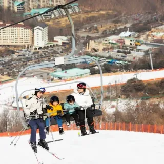 【洪川大明SONO滑雪度假村】首爾滑雪一天團★含雪具雪服、單雙板基礎滑雪課★含吊車證(3歲以下兒童免費)