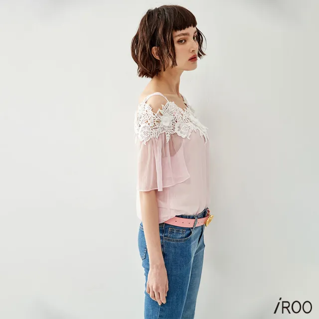 【iROO】蕾絲鑲花朵雪紡上衣