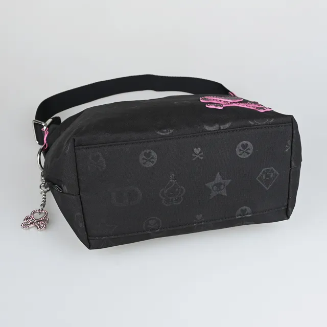 【TOKIDOKI】雙11 TOKIDOKI 車線LOGO反光小圖風格尼龍吸釦肩背包(黑x粉紅)