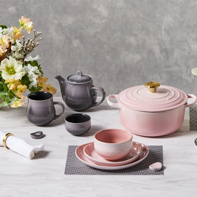 【Le Creuset】瓷器輕荷漫舞系列馬克杯320ml(湖水綠/淡粉紫/貝殼粉 3色選1)