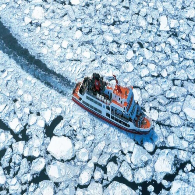 喜鴻假期 【冰雪奇緣北海道５日】破冰船、然別湖冰上村、雪樂園、企鵝散步、北國燈節、螃蟹溫泉