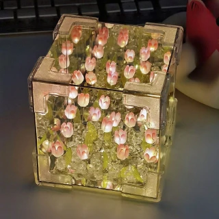 【漫花海】神奇魔方DIY鏡面鬱金香氛圍燈(鏡子 小夜燈 氣氛 手做 裝飾 生日禮物 擺飾 永生花 鏡面燈 居家)