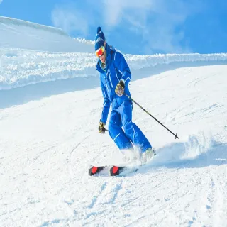 【喜鴻假期】【不進人蔘保肝．冬遊釜山５日】伊甸園滑雪、採草莓、聖托里尼咖啡廳、穿韓服遊加耶