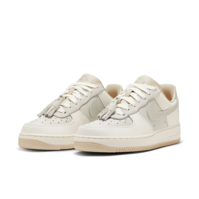 NIKE 耐吉 運動鞋 休閒鞋 女鞋 WMNS AIR FORCE 1 07 米白色 流蘇 AF1(HV1813001)