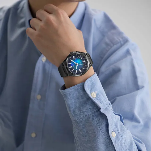 【CITIZEN 星辰】GENTS系列 限量千彩之海 鈦金屬光動能電波萬年曆腕錶/43mm(CB0215-18L)