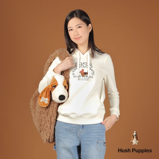 Hush Puppies 女裝 帽T 簡約字母刺繡Q版毛帽趴趴狗寬版帽T(淺卡其 / 44202102)