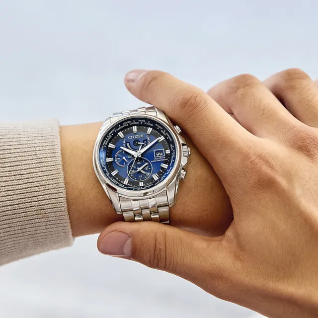 【CITIZEN 星辰】GENTS 超越無限電波光動能男錶-藍x銀/44.3mm(AT9120-89L)618 禮物
